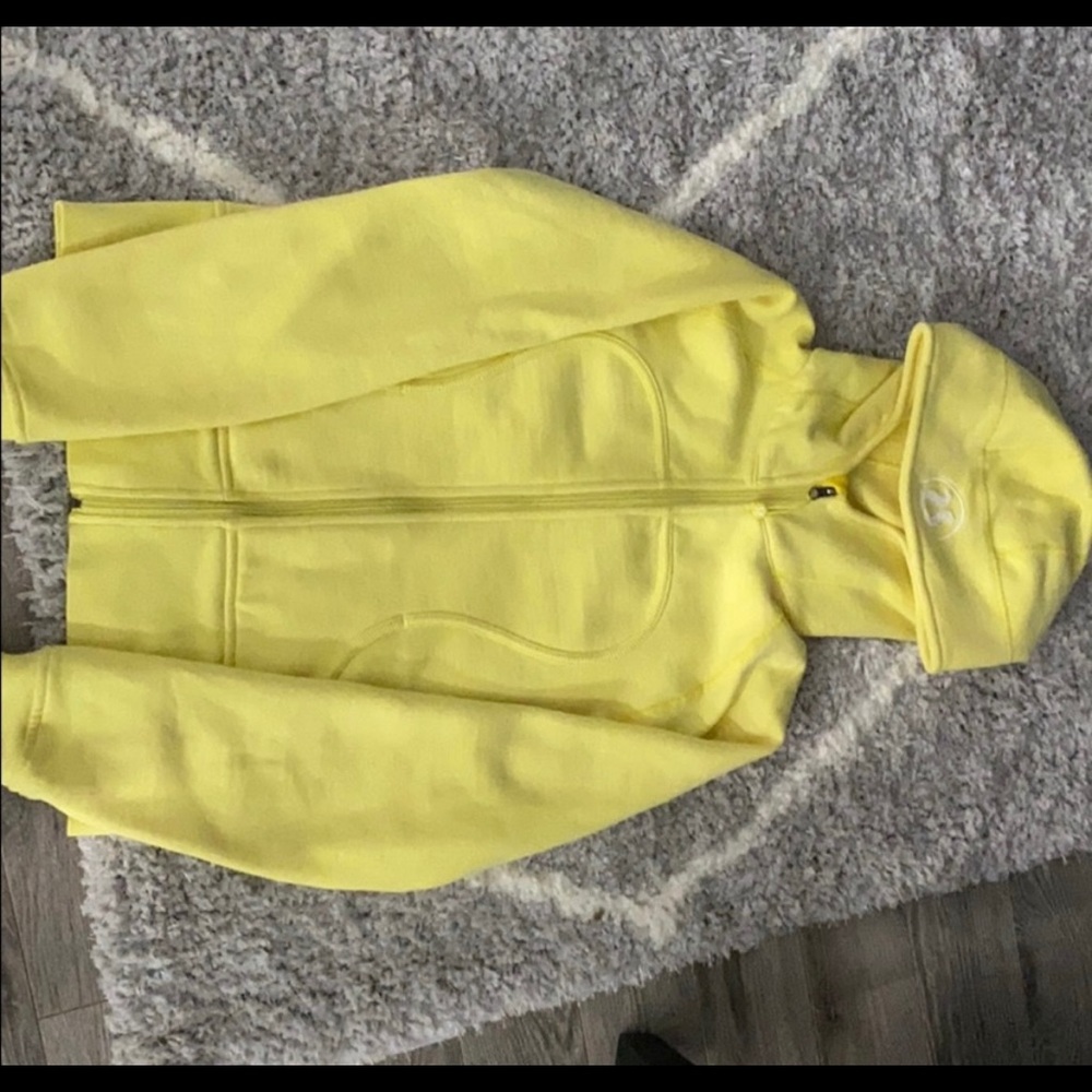 Lululemon Size 6 yellow scuba